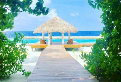 Arrival jetty photo of resort island