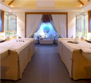 Photo of a resort spa treatment room