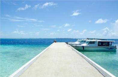 Arrival jetty photo of resort island
