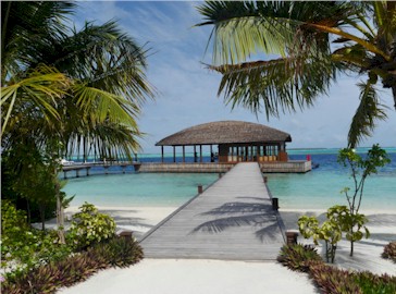 Arrival jetty photo of resort island
