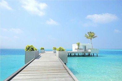 Arrival jetty photo of resort island