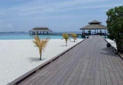 Arrival jetty photo of resort island