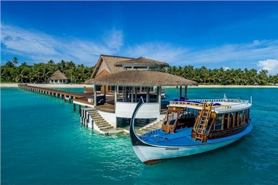Arrival jetty photo of resort island
