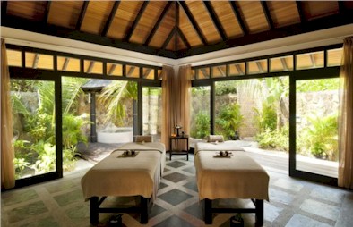 Photo of a resort spa treatment room