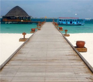 Arrival jetty photo of resort island